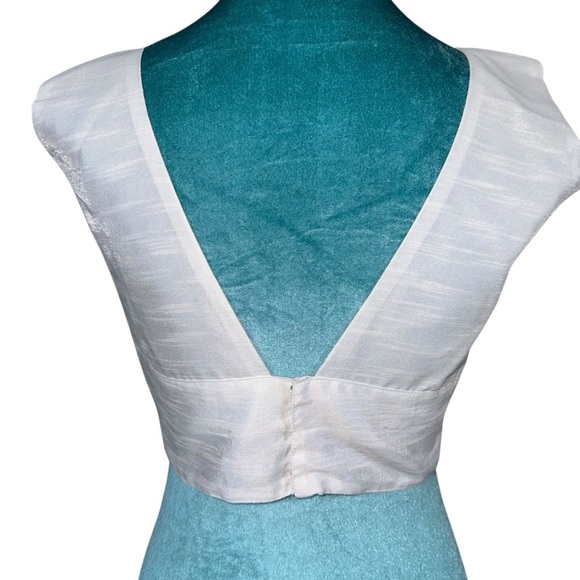 Silver & White Metallic Crop Top with Built-In Cups – Party/Bridal XS-S - Picture 4 of 11